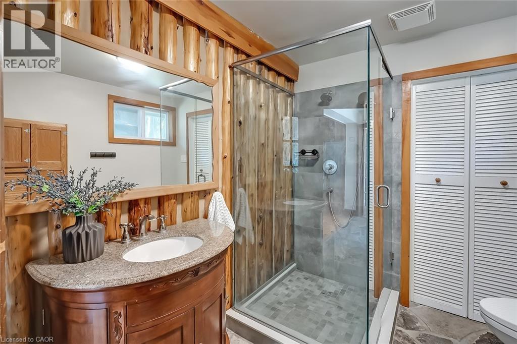 6099 Cedar Grove, Burlington, ON - Indoor Photo Showing Bathroom