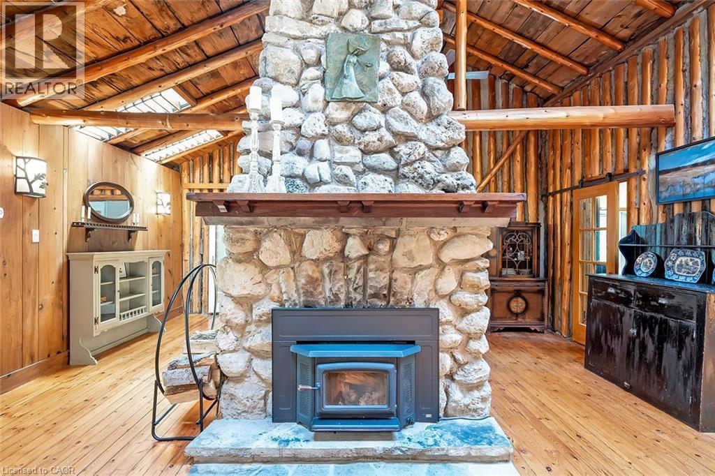 6099 Cedar Grove, Burlington, ON - Indoor Photo Showing Living Room With Fireplace