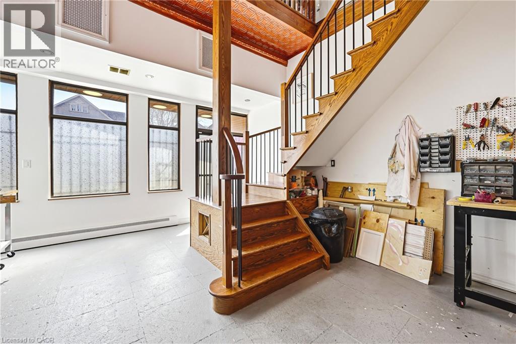 593 & 595 E King Street E, Hamilton, ON - Indoor Photo Showing Other Room