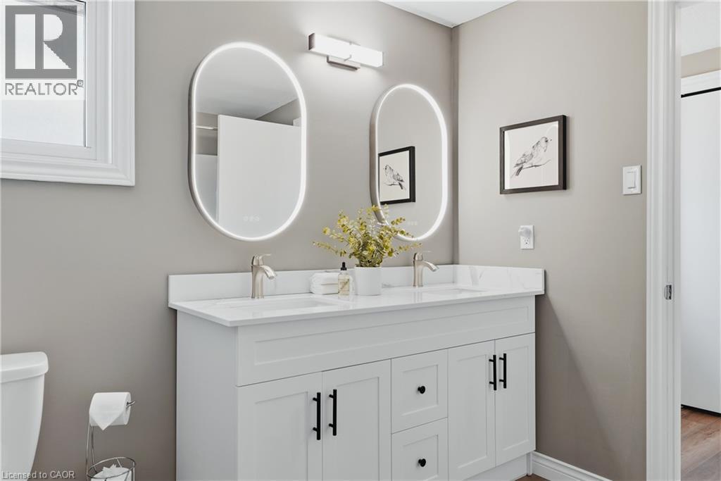 143 St Jerome Crescent, Kitchener, ON - Indoor Photo Showing Bathroom