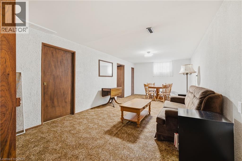 143 St Jerome Crescent, Kitchener, ON - Indoor