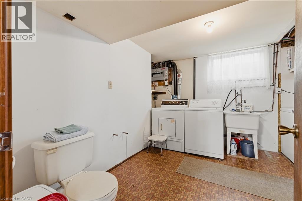 143 St Jerome Crescent, Kitchener, ON - Indoor Photo Showing Laundry Room