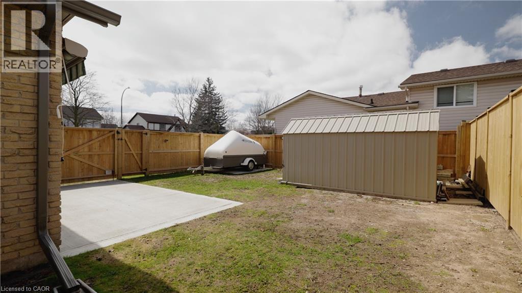 143 St Jerome Crescent, Kitchener, ON - Outdoor