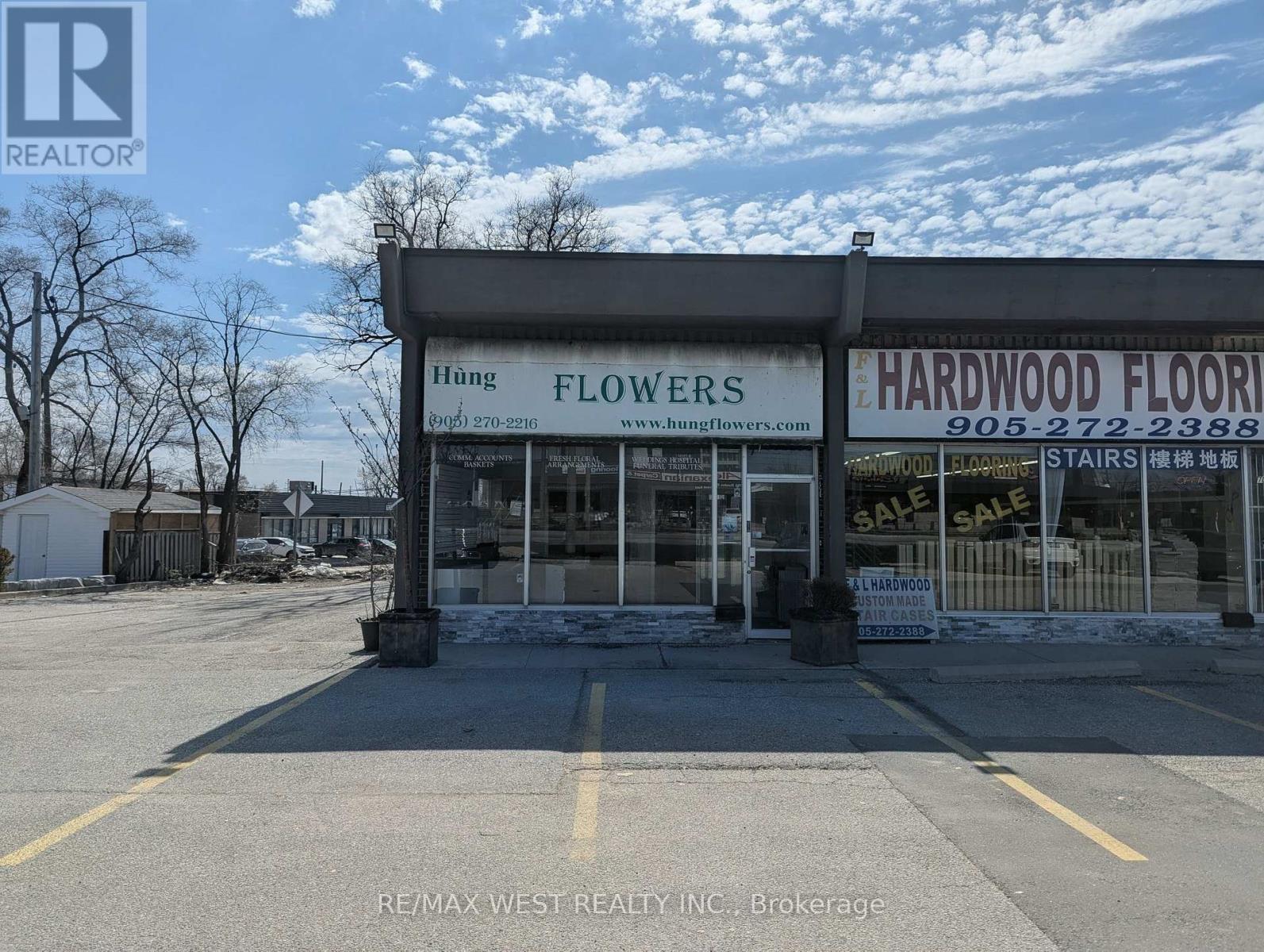 1872 Dundas Street E, Mississauga, ON