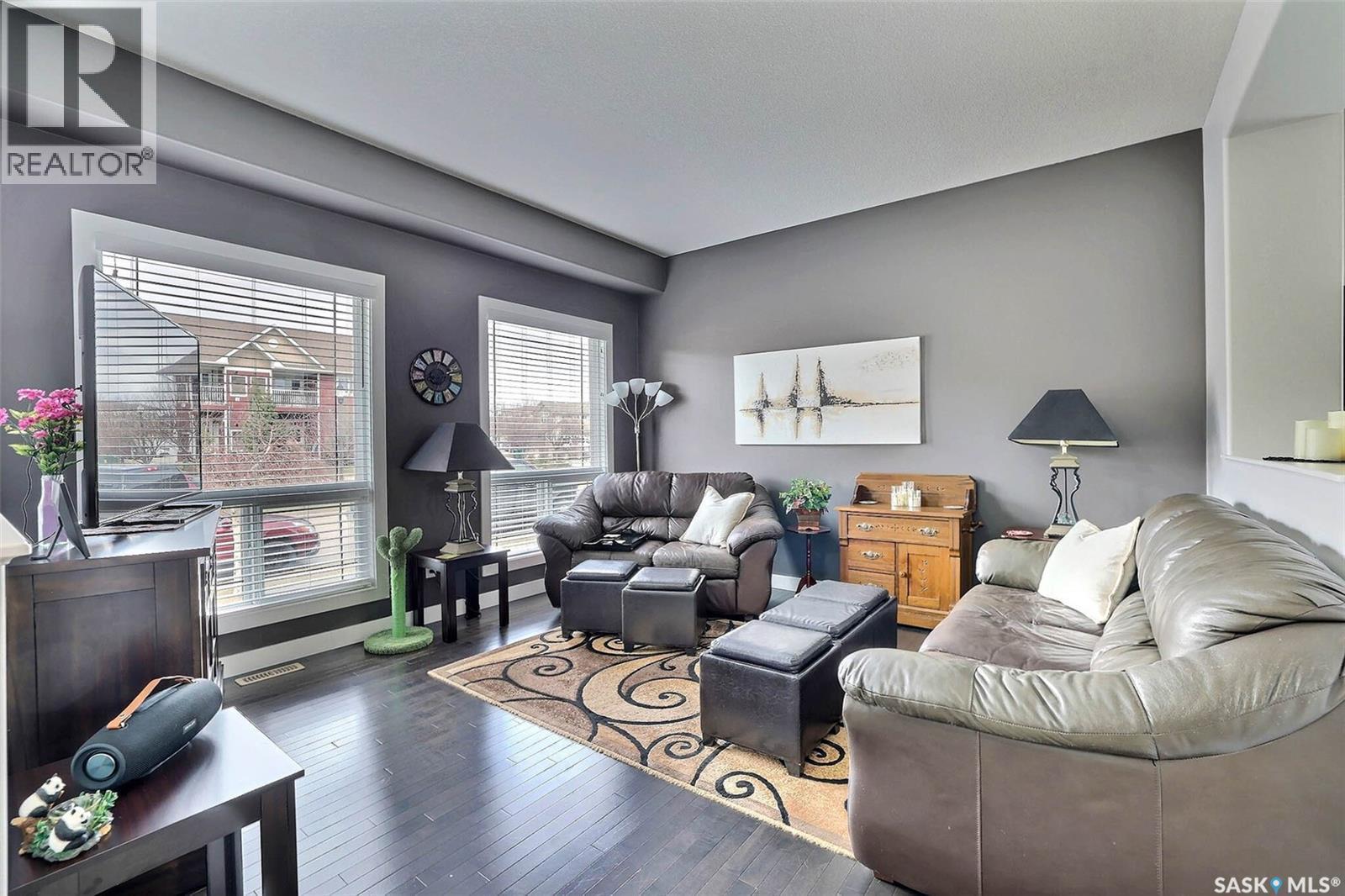 3314 Green Moss Lane, Regina, SK - Indoor Photo Showing Living Room