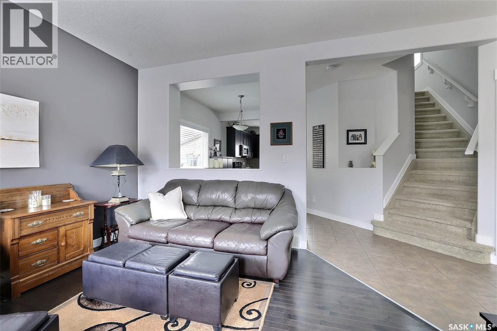 3314 Green Moss Lane, Regina, SK - Indoor Photo Showing Living Room