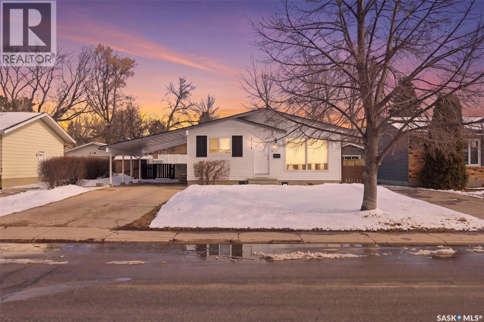 335 Avondale Road, Saskatoon, SK - Outdoor