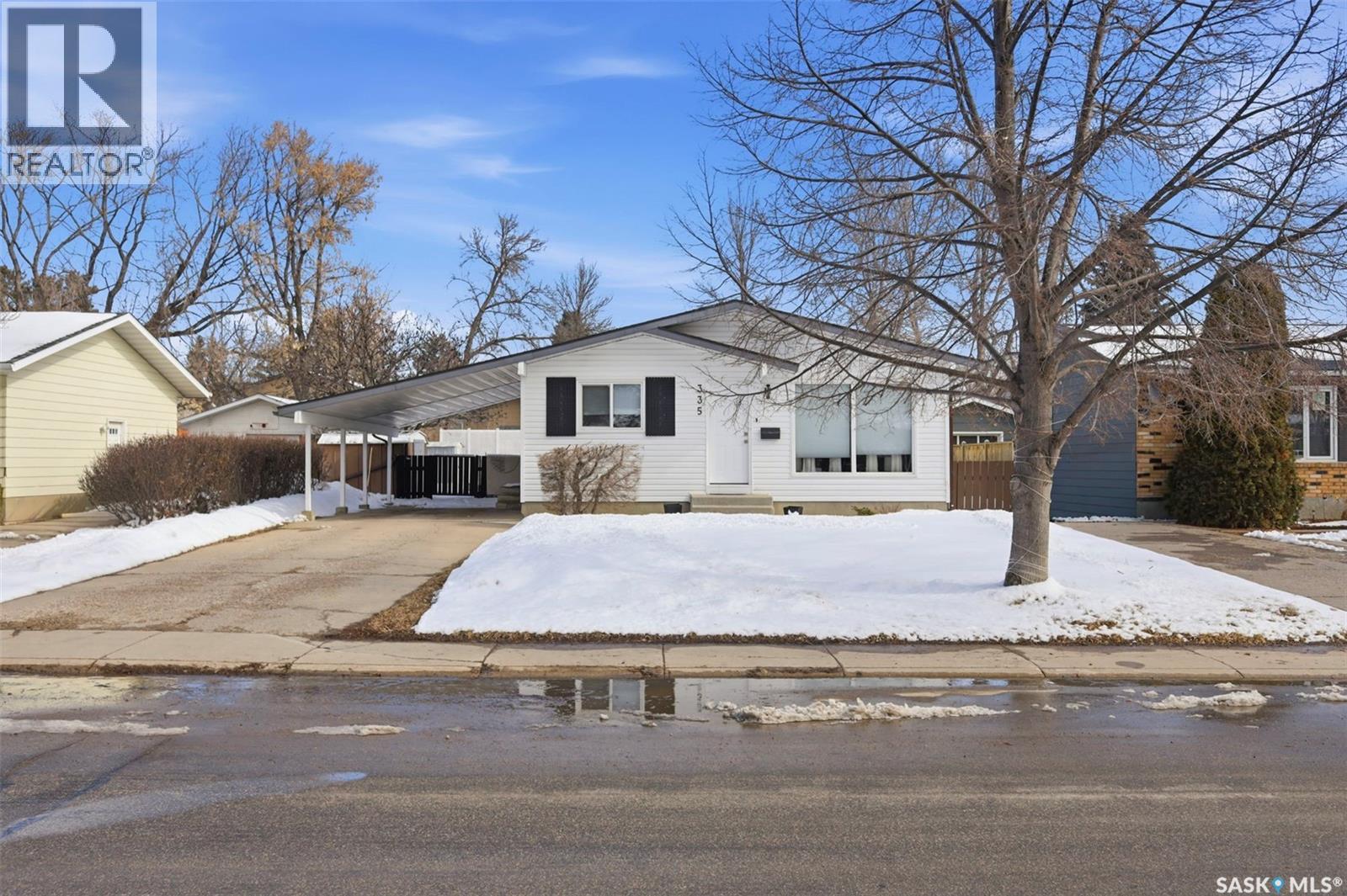335 Avondale Road, Saskatoon, SK - Outdoor With Facade