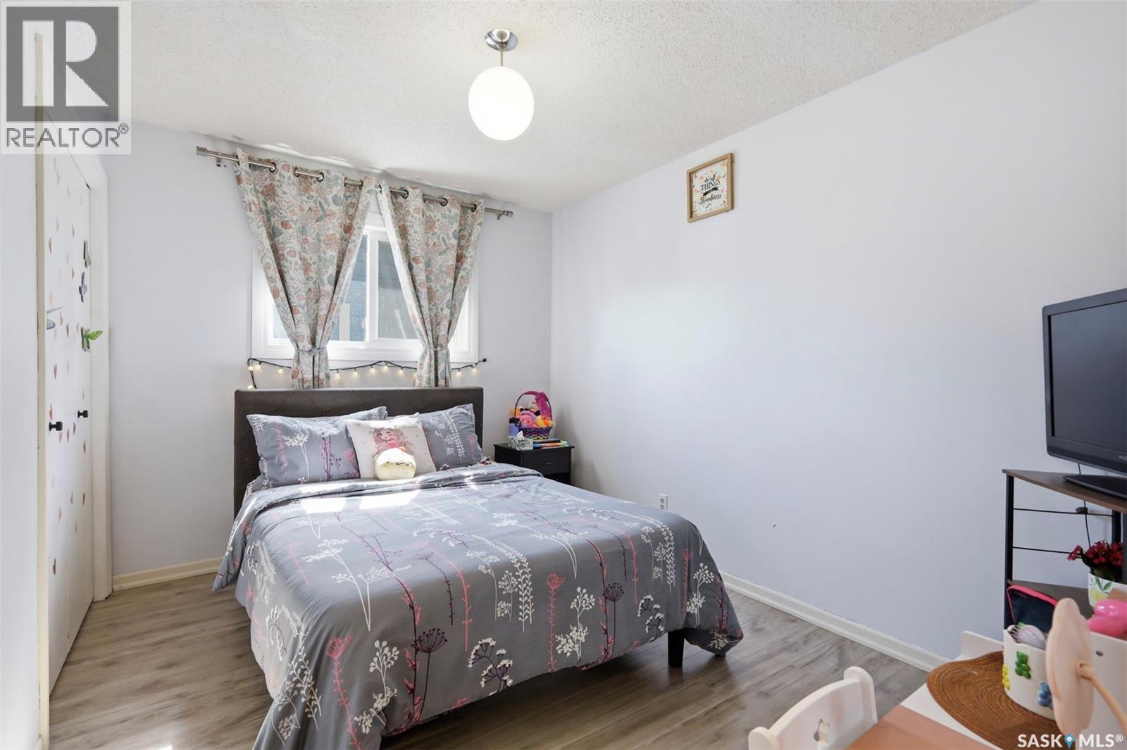 335 Avondale Road, Saskatoon, SK - Indoor Photo Showing Bedroom