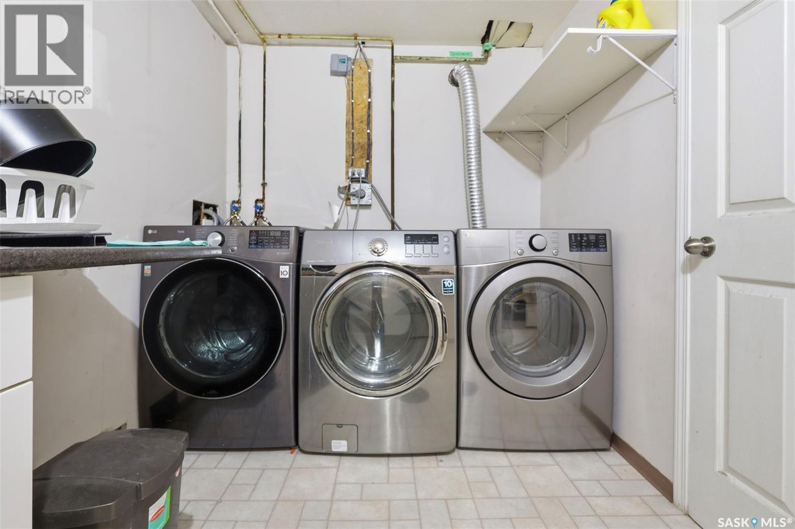 335 Avondale Road, Saskatoon, SK - Indoor Photo Showing Laundry Room