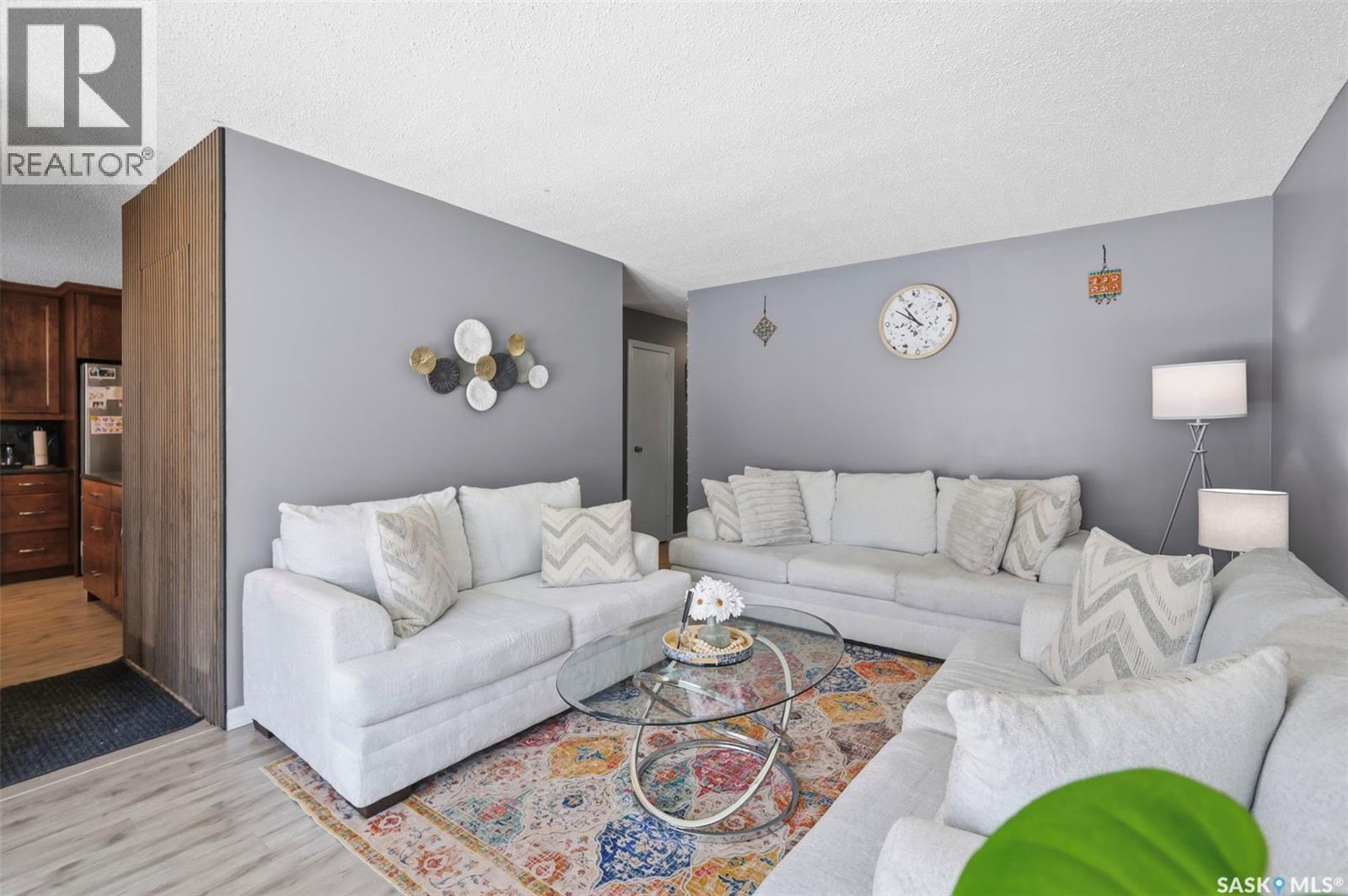335 Avondale Road, Saskatoon, SK - Indoor Photo Showing Living Room