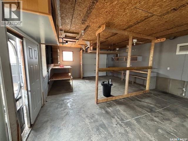 617 Bison Avenue, Weyburn, SK - Indoor