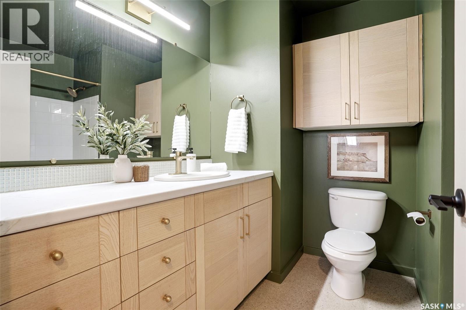 3814 25Th Avenue, Regina, SK - Indoor Photo Showing Bathroom