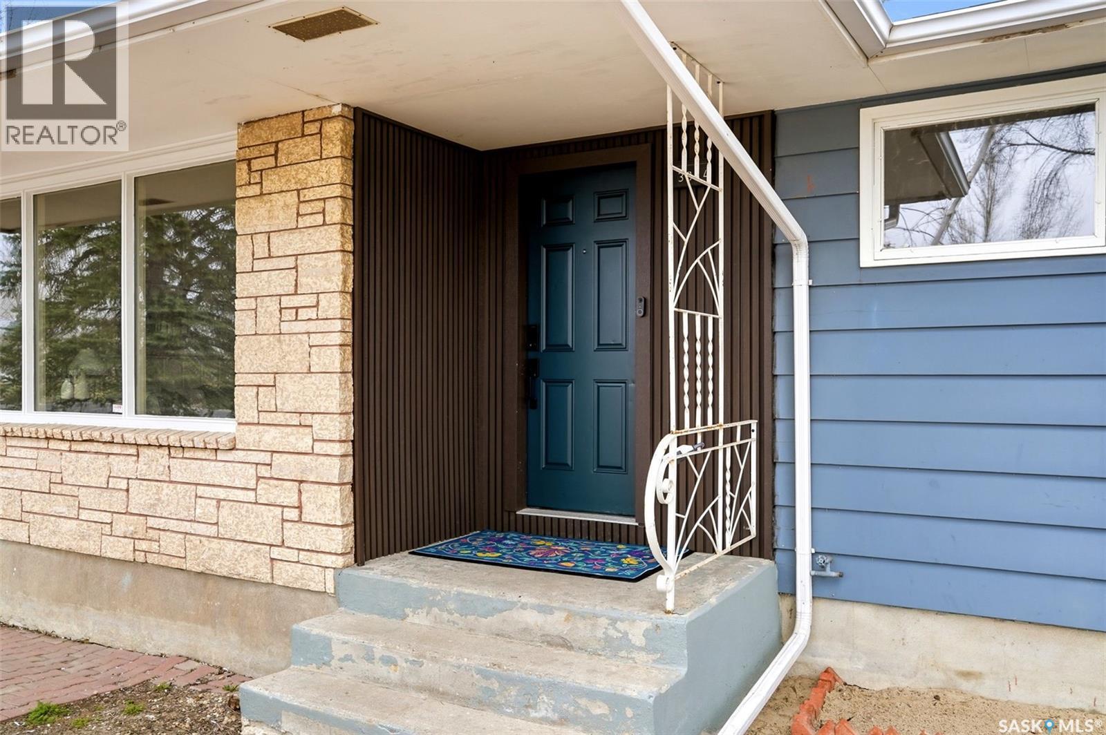 3814 25Th Avenue, Regina, SK - Outdoor With Exterior