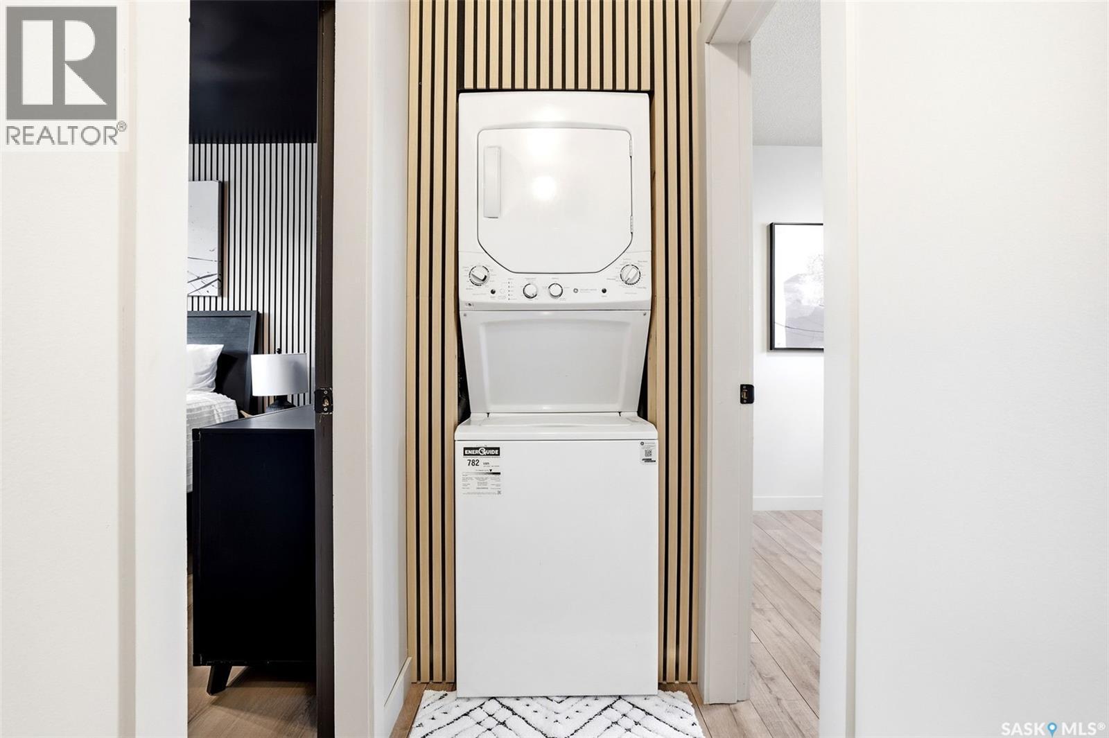 3814 25Th Avenue, Regina, SK - Indoor Photo Showing Laundry Room