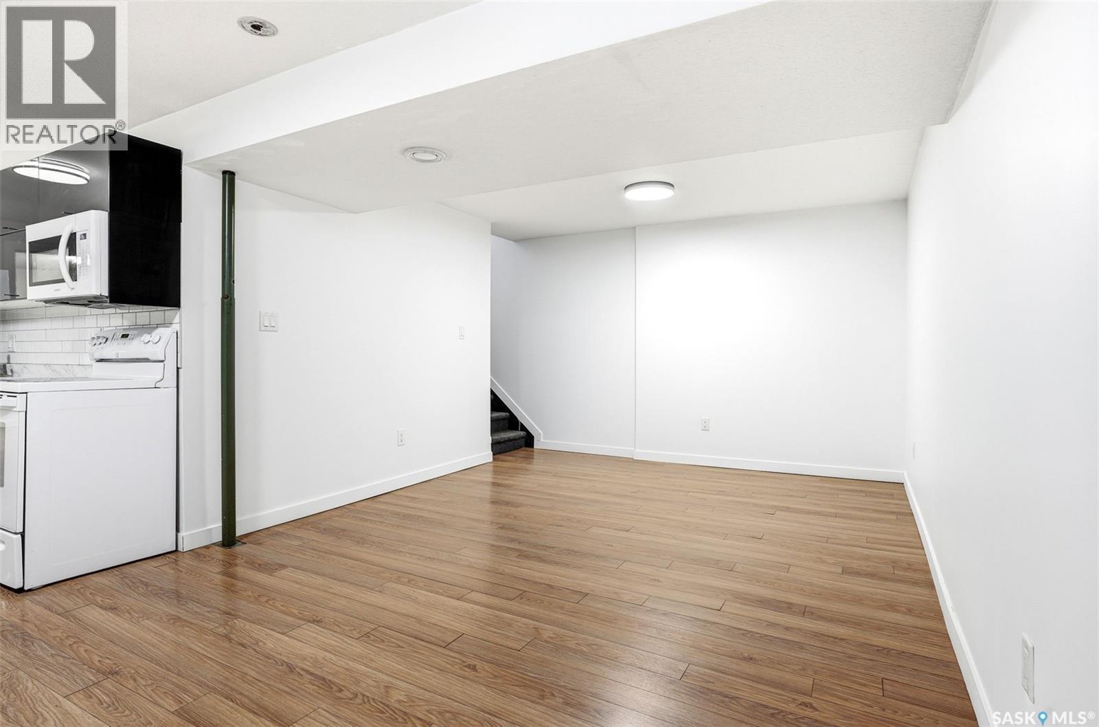 3814 25Th Avenue, Regina, SK - Indoor