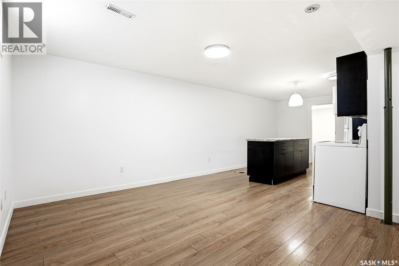 3814 25Th Avenue, Regina, SK - Indoor