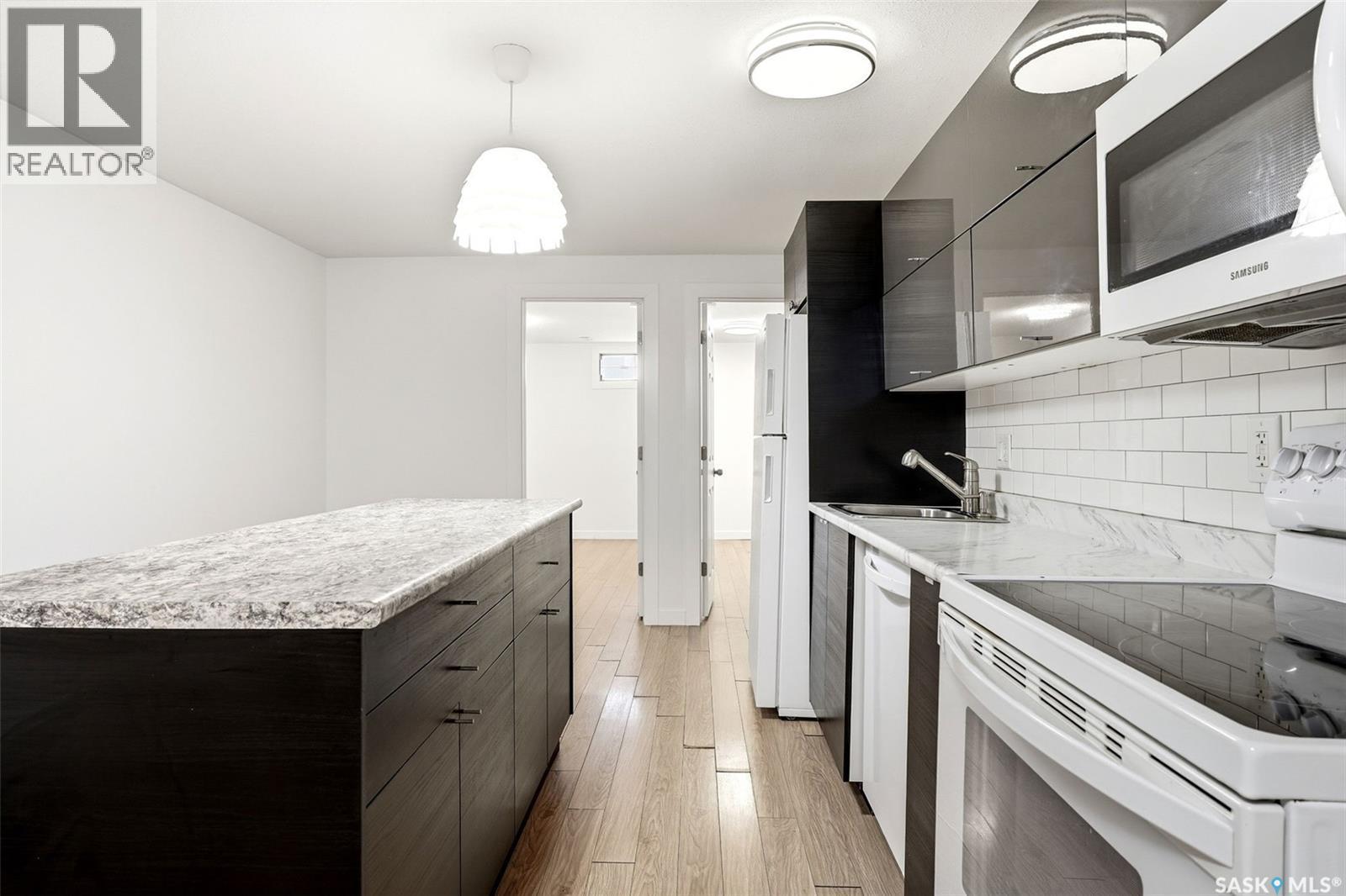 3814 25Th Avenue, Regina, SK - Indoor Photo Showing Kitchen