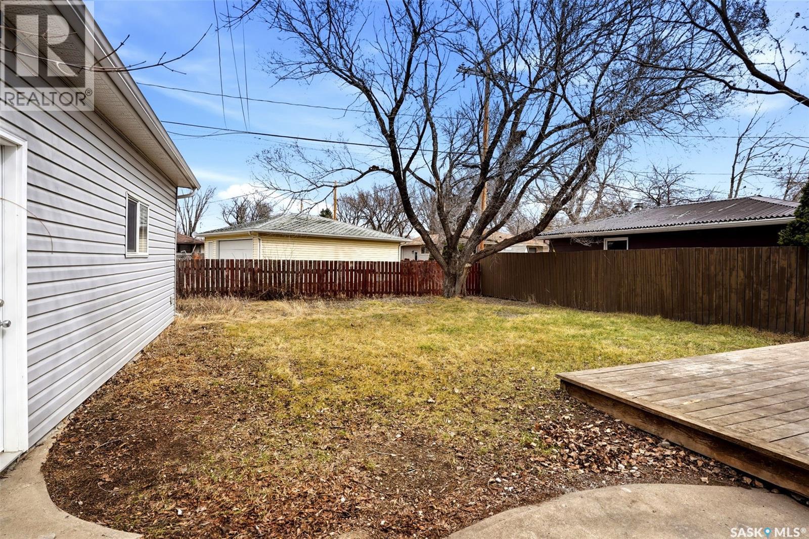 3814 25Th Avenue, Regina, SK - Outdoor