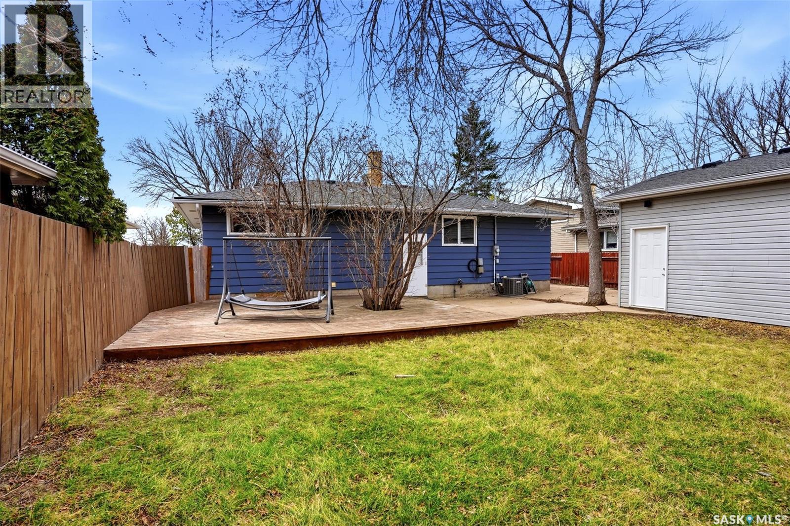 3814 25Th Avenue, Regina, SK - Outdoor