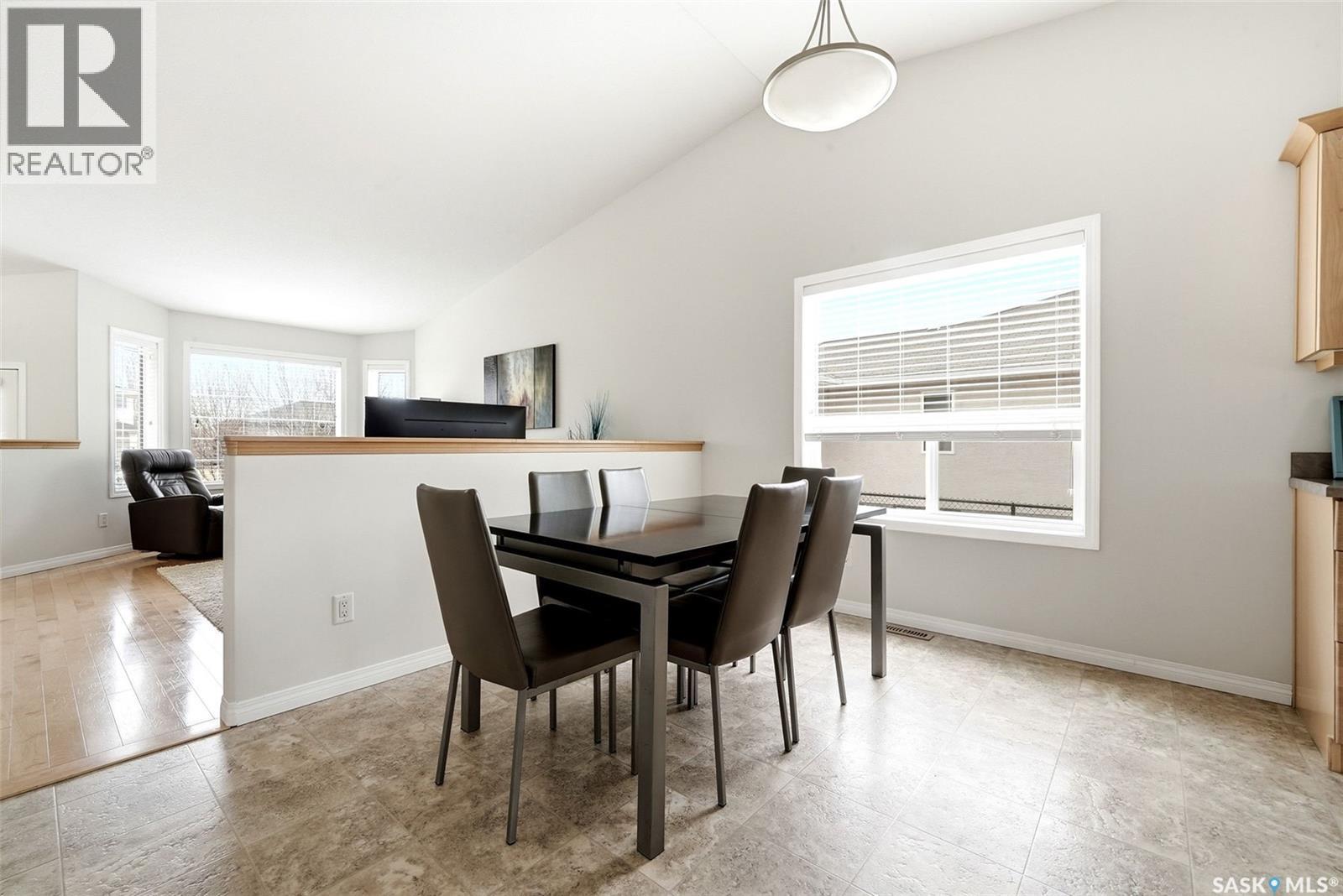 11 Fairway Crescent, White City, SK - Indoor Photo Showing Dining Room