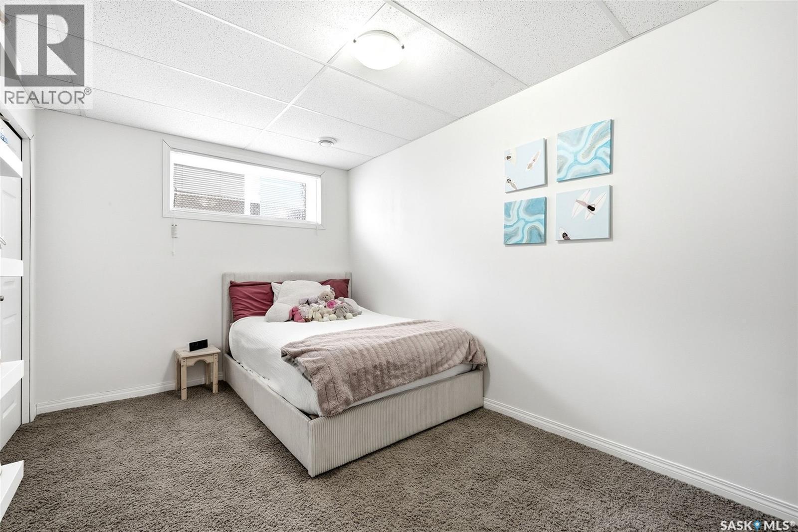 11 Fairway Crescent, White City, SK - Indoor Photo Showing Bedroom