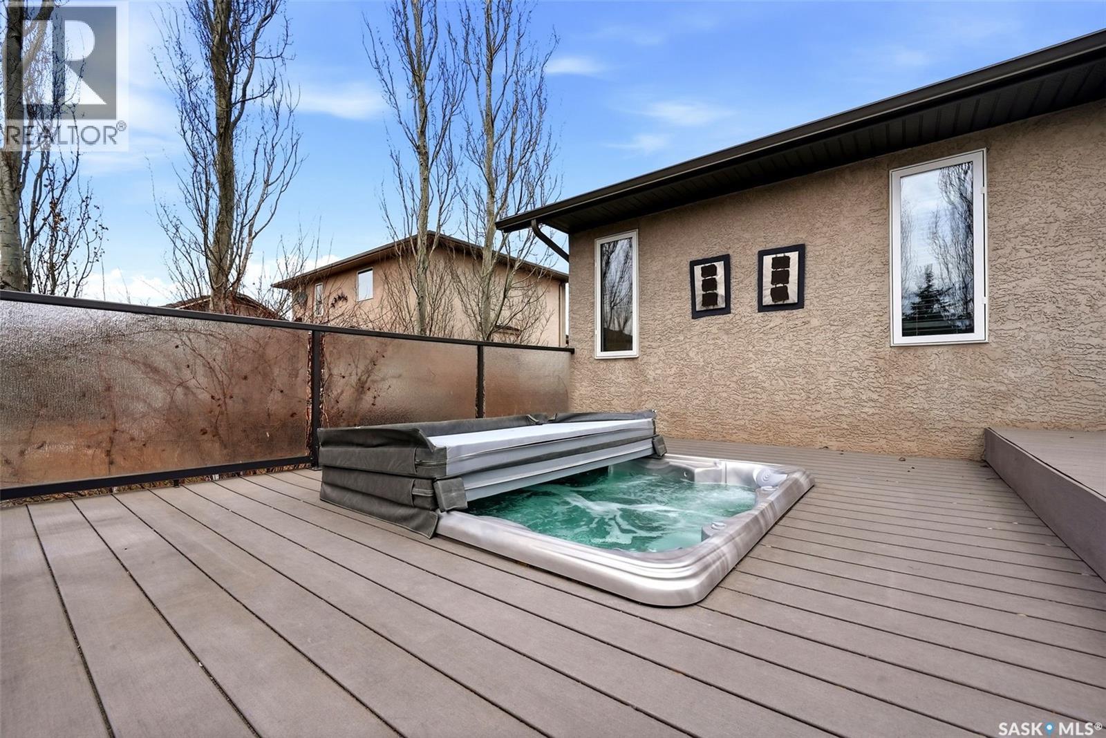11 Fairway Crescent, White City, SK - Outdoor With Exterior