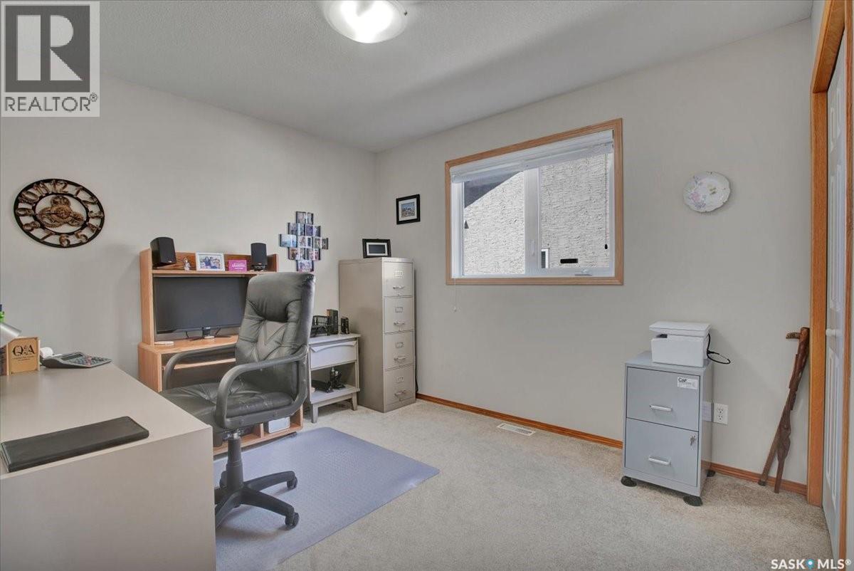 4 Crystal Villa, Warman, SK - Indoor Photo Showing Office
