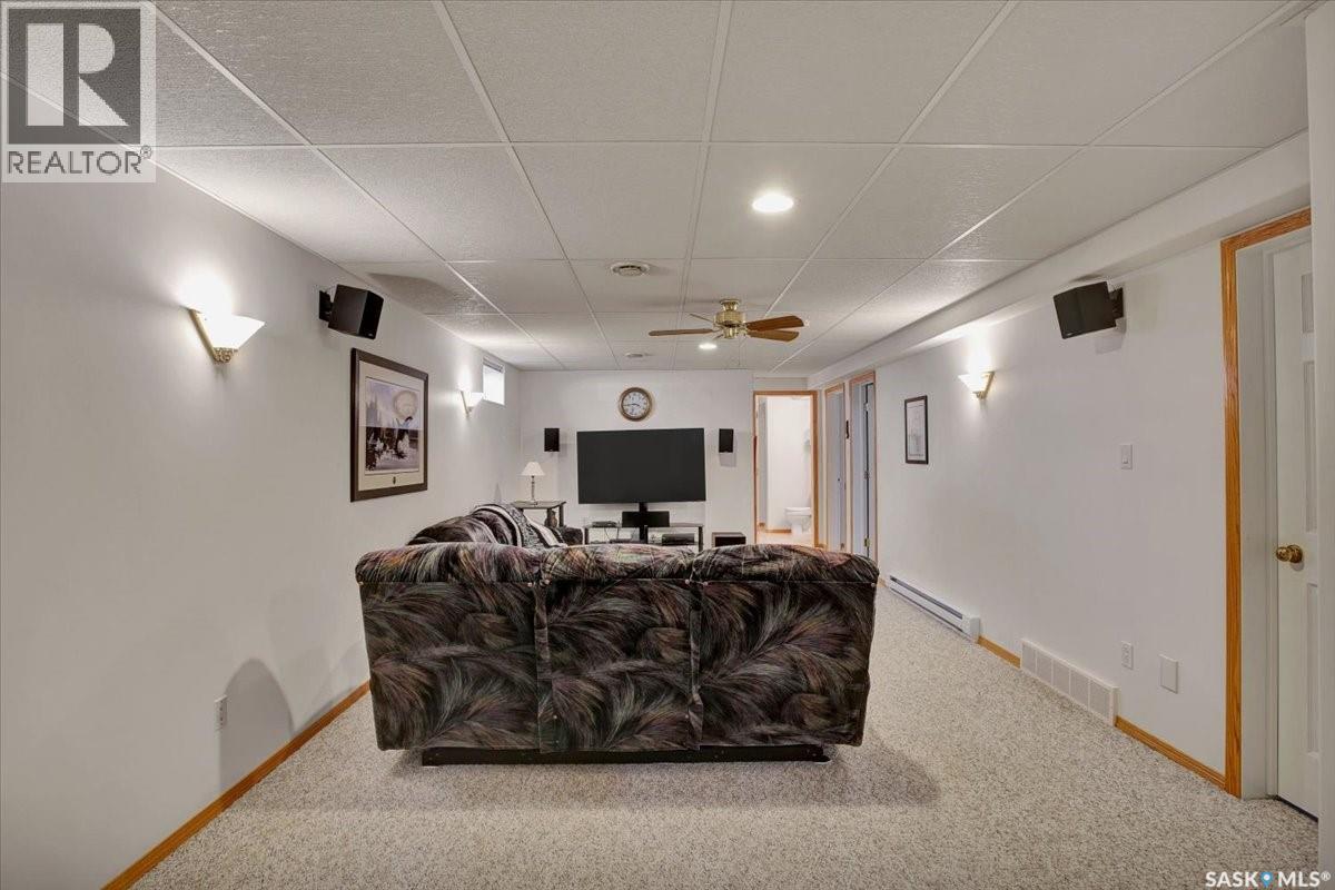 4 Crystal Villa, Warman, SK - Indoor