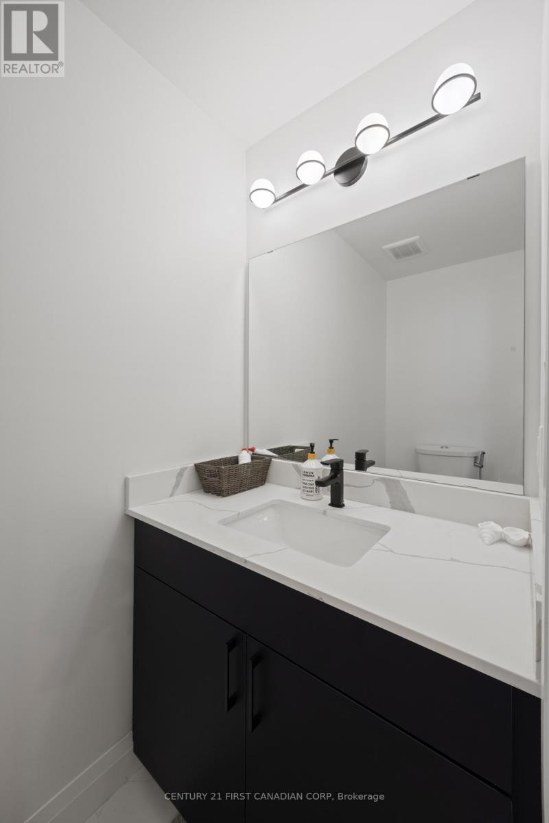 187 - 3900 Savoy Street, London South (South V), ON - Indoor Photo Showing Bathroom