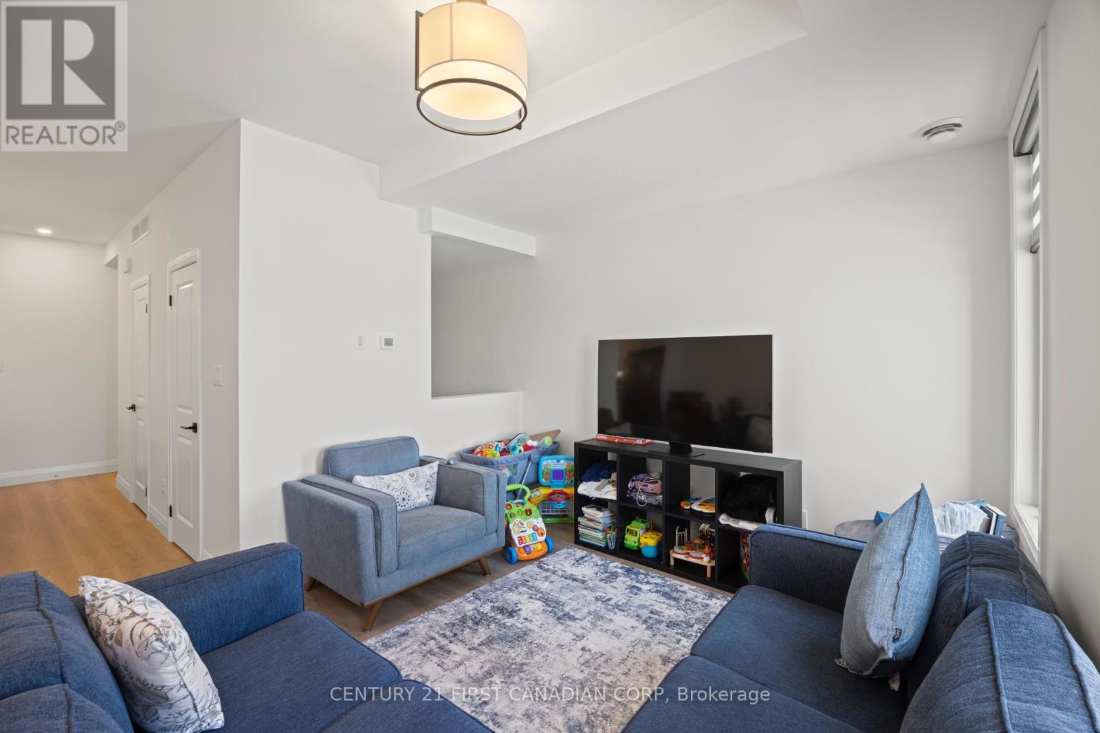 187 - 3900 Savoy Street, London South (South V), ON - Indoor Photo Showing Living Room