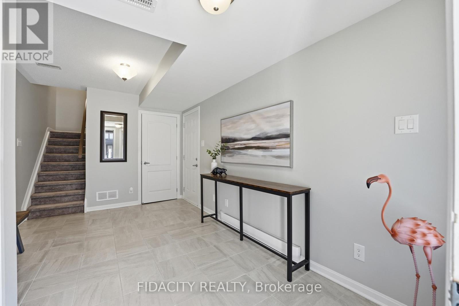 807 Element Private, Ottawa, ON - Indoor Photo Showing Other Room
