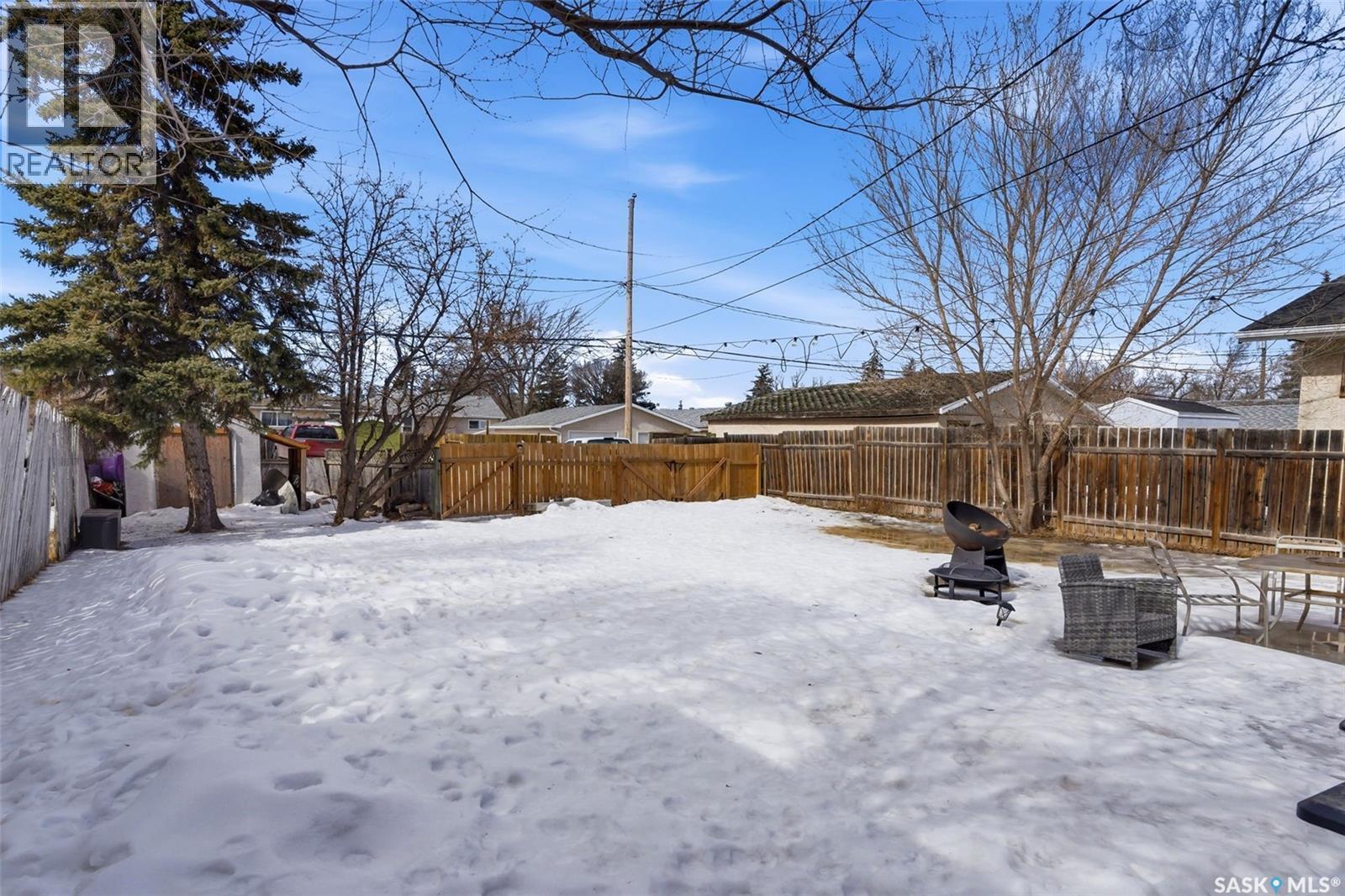 358 St John Street, Regina, SK - Outdoor With Backyard