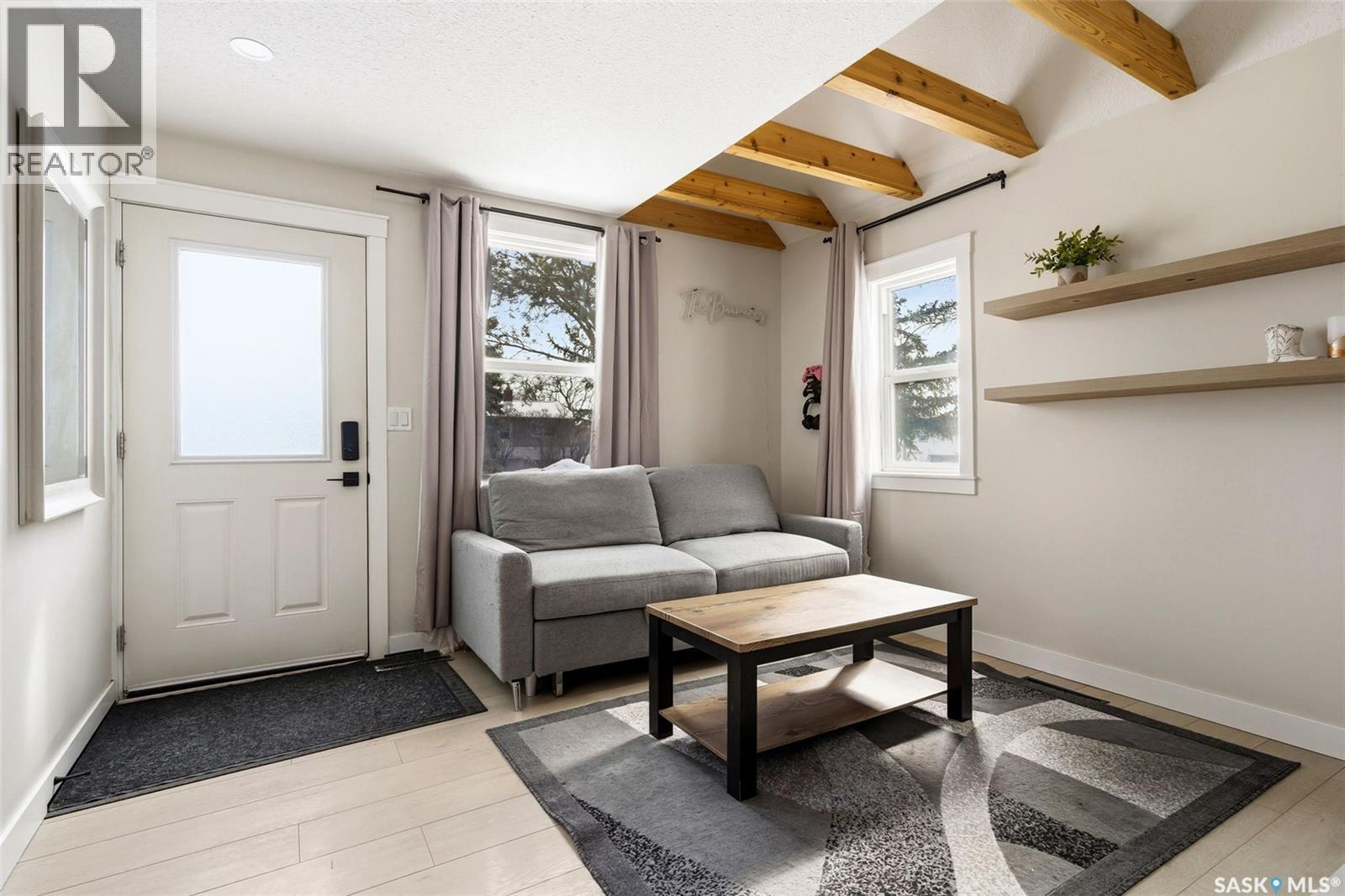 358 St John Street, Regina, SK - Indoor