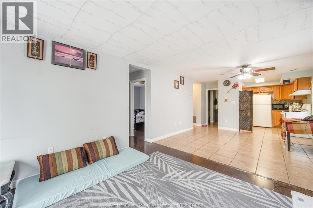 1056-60 Niagara, Windsor, ON - Indoor
