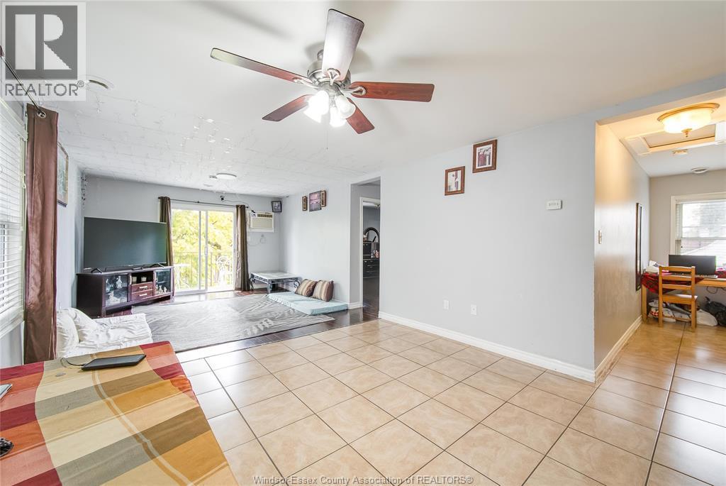 1056-60 Niagara, Windsor, ON - Indoor