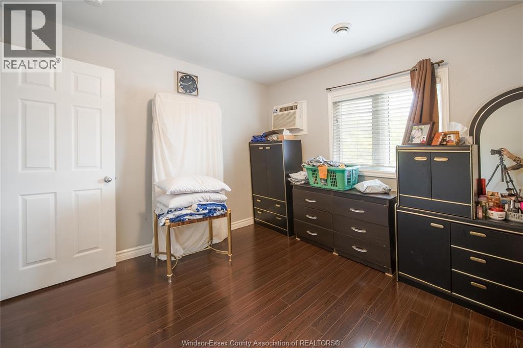 1056-60 Niagara, Windsor, ON - Indoor