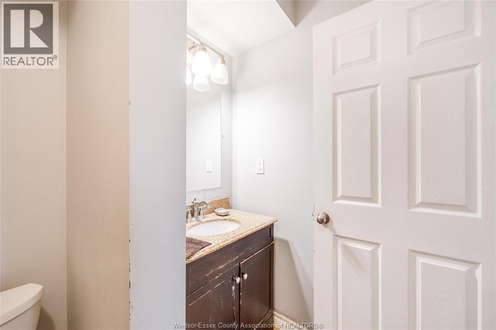1056-60 Niagara, Windsor, ON - Indoor Photo Showing Bathroom