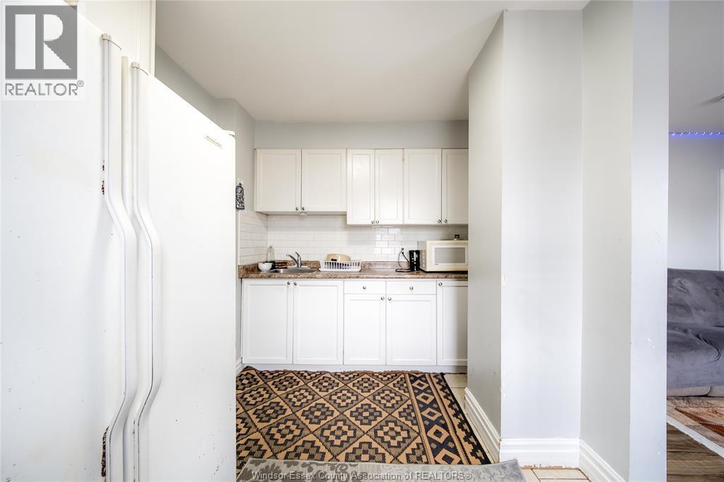 1056-60 Niagara, Windsor, ON - Indoor Photo Showing Kitchen