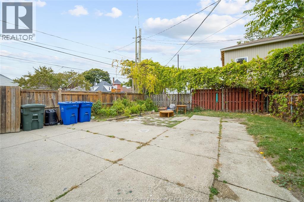 1056-60 Niagara, Windsor, ON - Outdoor