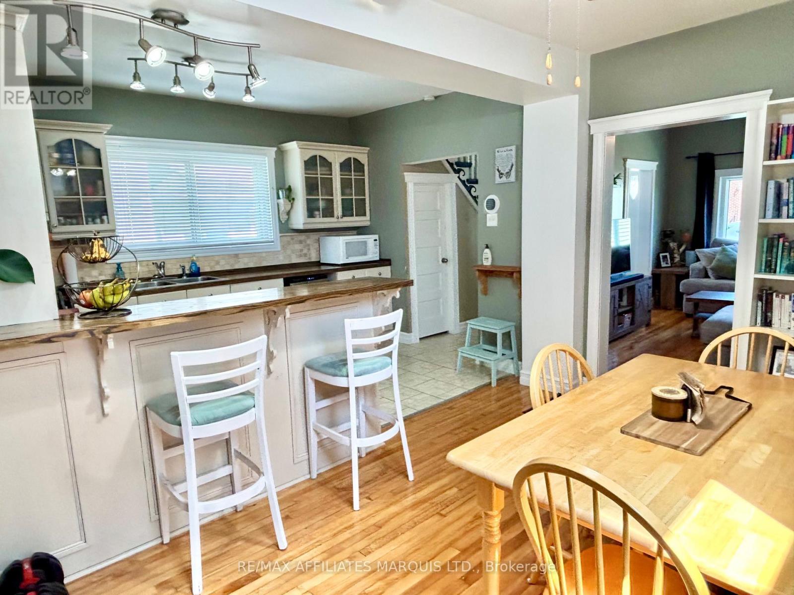 4 Seymour Avenue, Cornwall, ON - Indoor Photo Showing Dining Room