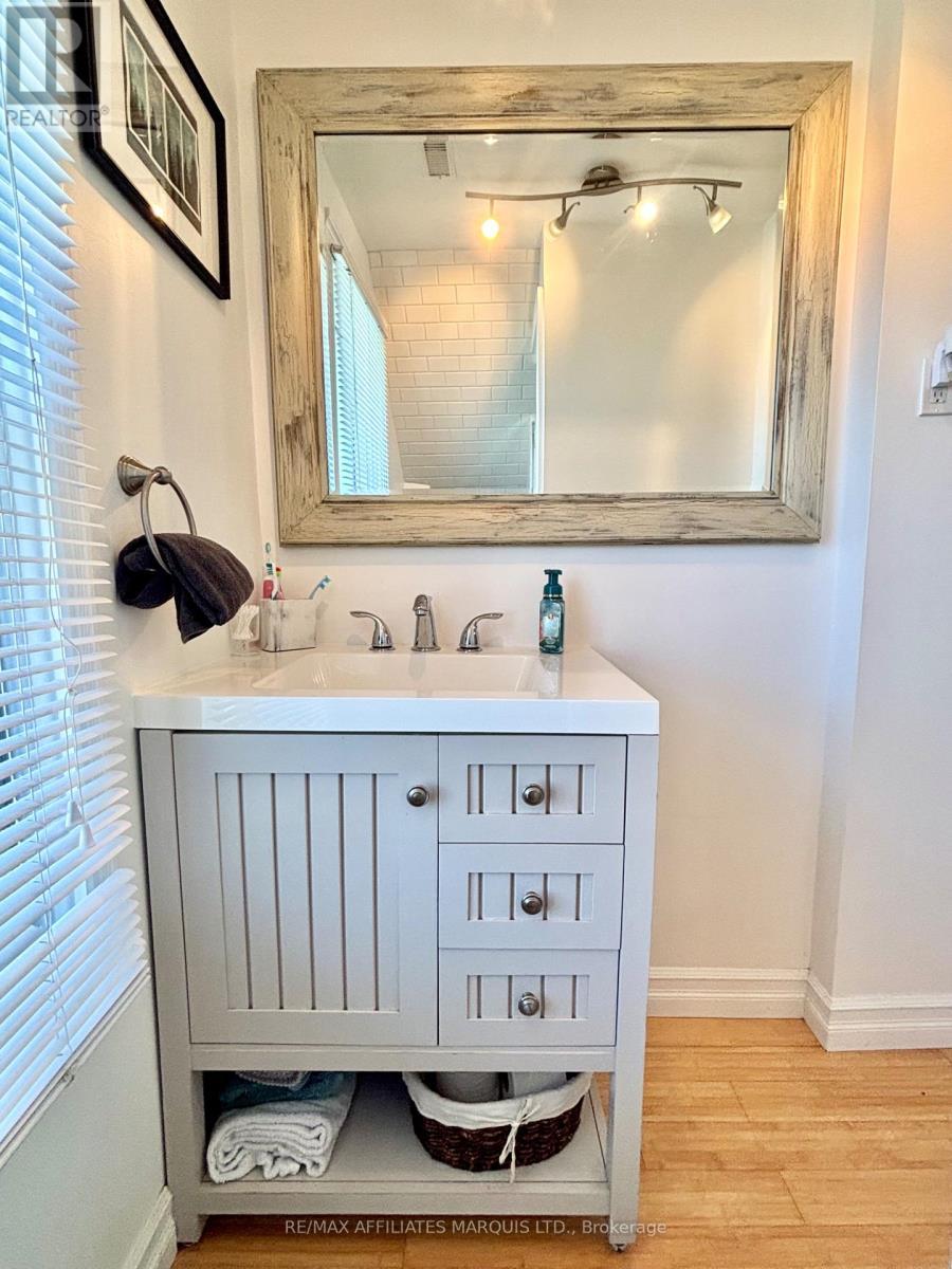 4 Seymour Avenue, Cornwall, ON - Indoor Photo Showing Bathroom