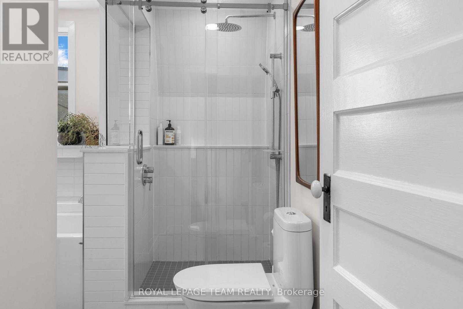 45 Springfield Road, Ottawa, ON - Indoor Photo Showing Bathroom