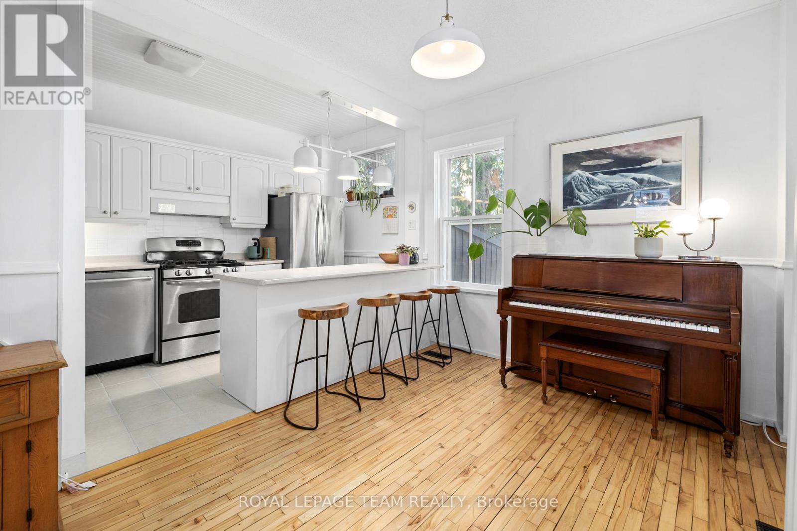 45 Springfield Road, Ottawa, ON - Indoor Photo Showing Kitchen