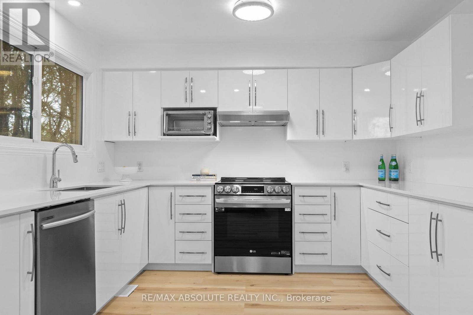 1444 Normandy Crescent, Ottawa, ON - Indoor Photo Showing Kitchen