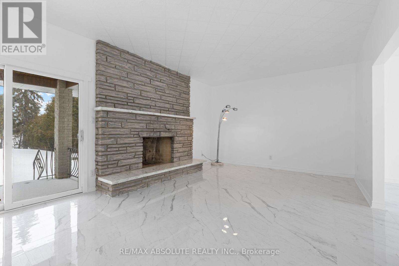 1444 Normandy Crescent, Ottawa, ON - Indoor With Fireplace