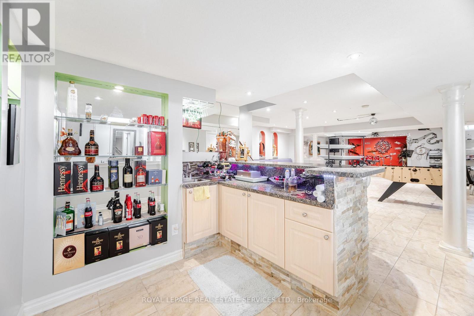 3809 Candlelight Drive, Mississauga, ON - Indoor