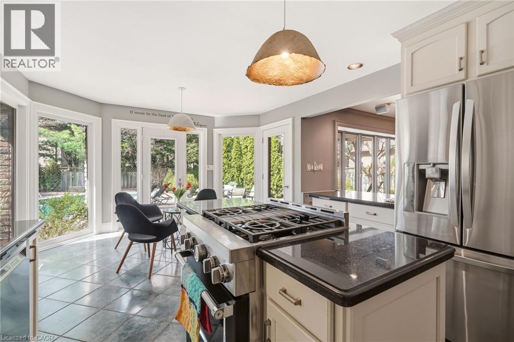 356 Shoreacres Road, Burlington, ON - Indoor Photo Showing Kitchen