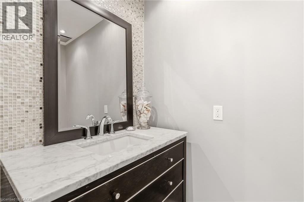 356 Shoreacres Road, Burlington, ON - Indoor Photo Showing Bathroom