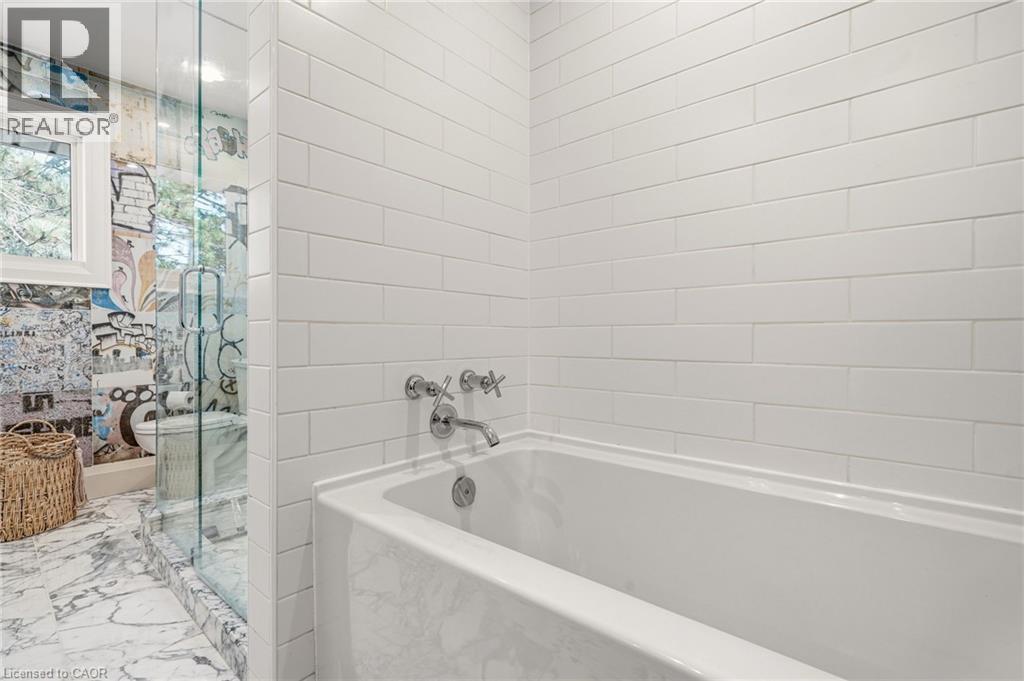 356 Shoreacres Road, Burlington, ON - Indoor Photo Showing Bathroom